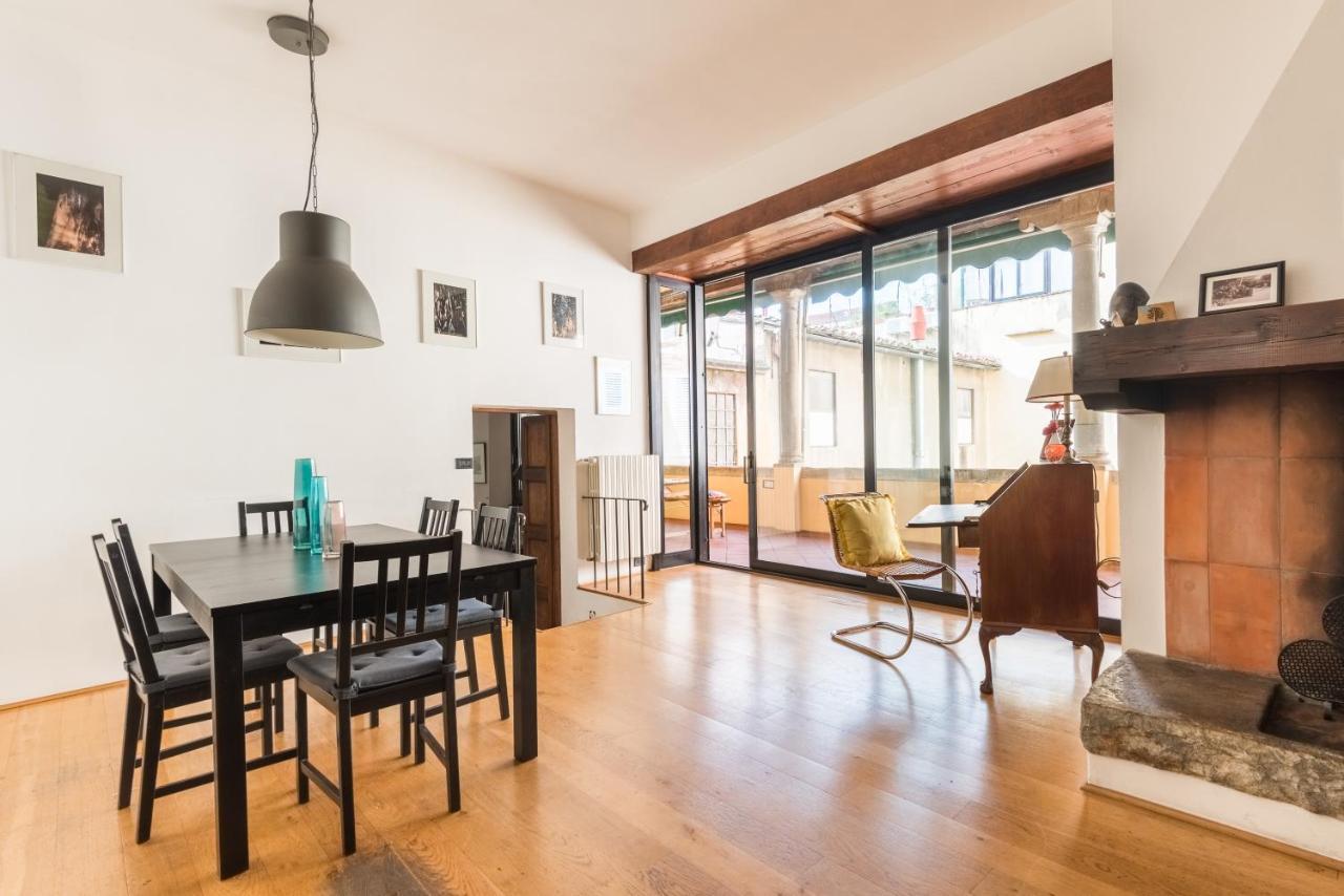 Appartamento Refined Flat With Private Loggia In San Frediano Firenze
