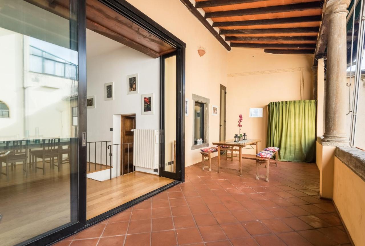 Refined Flat With Private Loggia In San Frediano Firenze