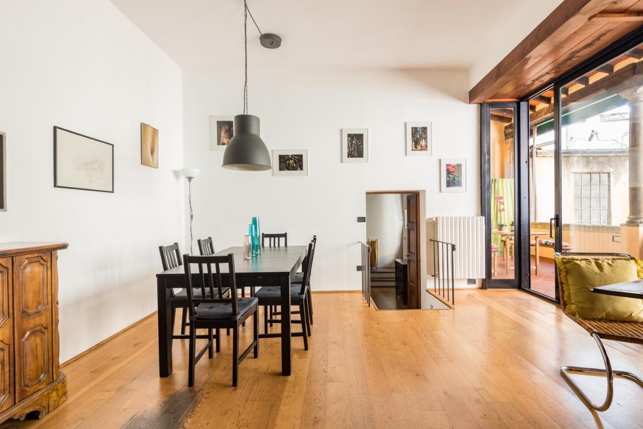 Refined Flat With Private Loggia In San Frediano * Firenze